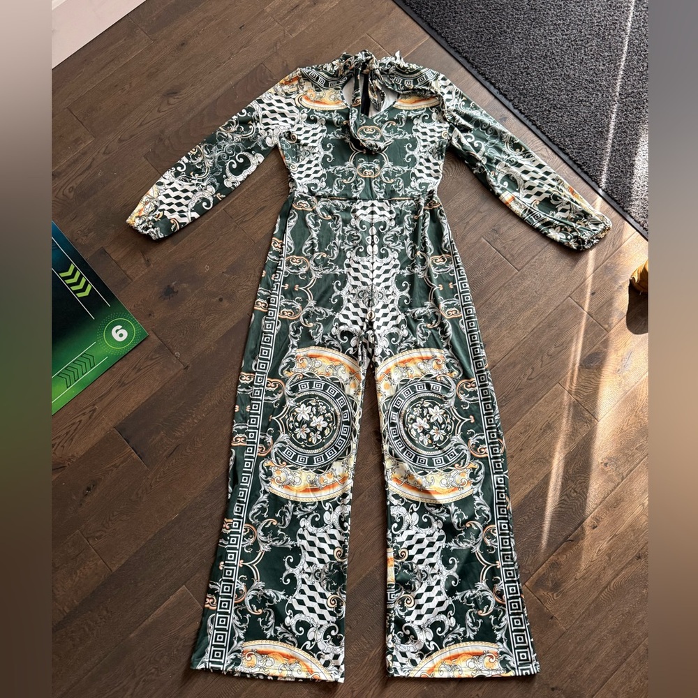 Wide leg Jumpsuit in dark green high tie neck and long sleeve - Picture 6 of 8